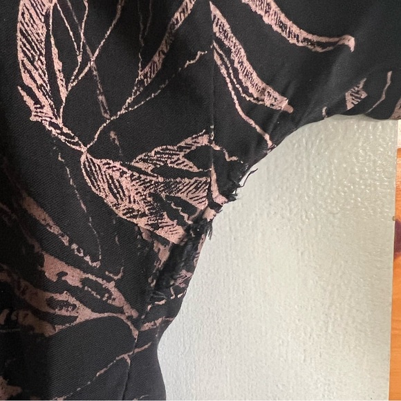 Tonle Black Floral Tunic - Picture 5 of 7